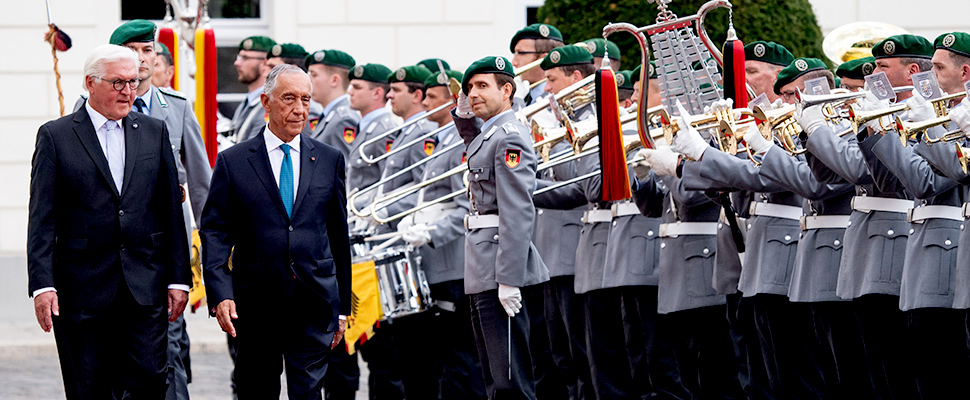 The president of Germany, Frank-Walter Steinmeier, receives his Portuguese counterpart, Marcelo Rebelo de Sousa