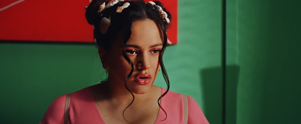 Frame from the 'Juro Que' music video by Rosalía.