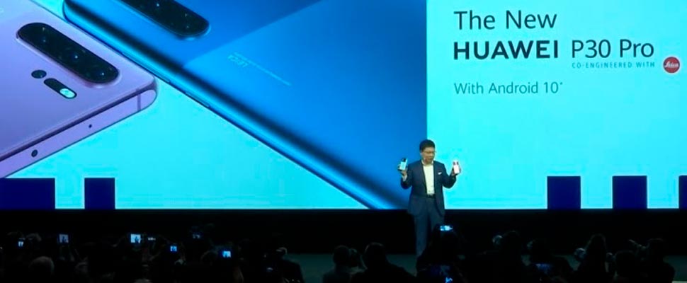 Huawei President presents his P30 pro cell phone.