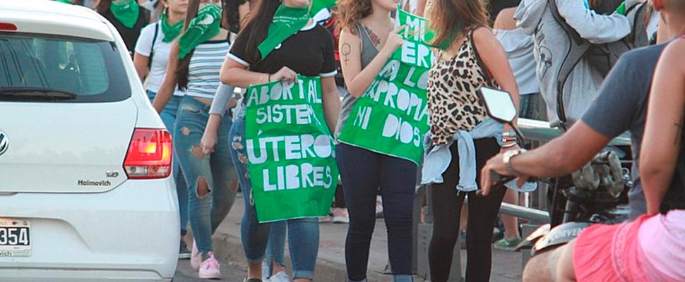 Handkerchief for the right to legal, safe and free abortion