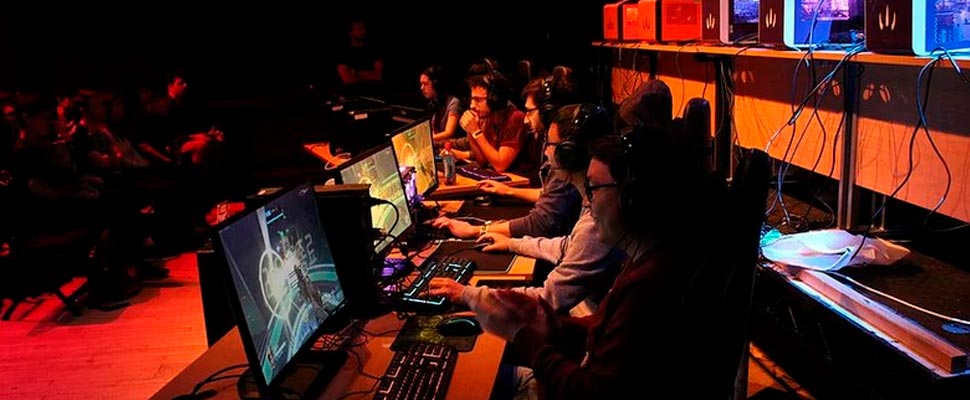 Players in the middle of an e-sports competition