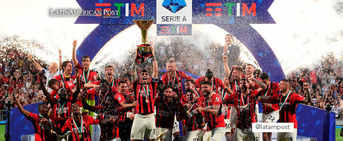 Players of the AC Milan team, celebrating their title of champions