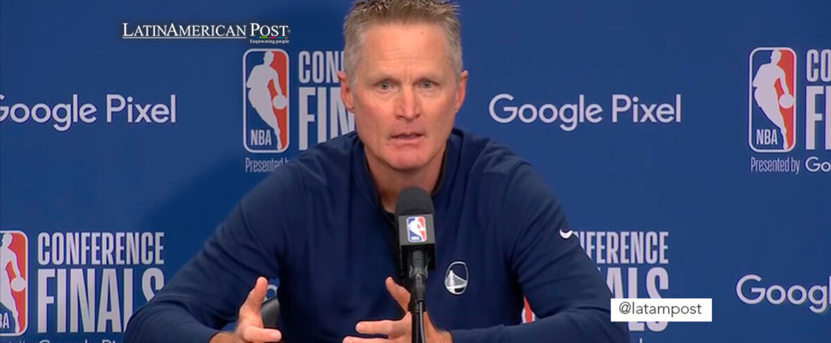 Steve Kerr giving a speech about the massacre in Uvalde, Texas