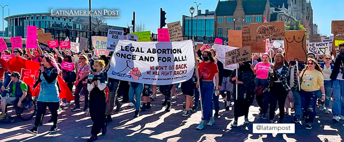 March of people in favor of Roe vs. Wade