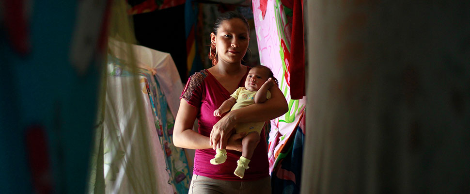 Mothers by force: What women from El Salvador suffer due to gangs