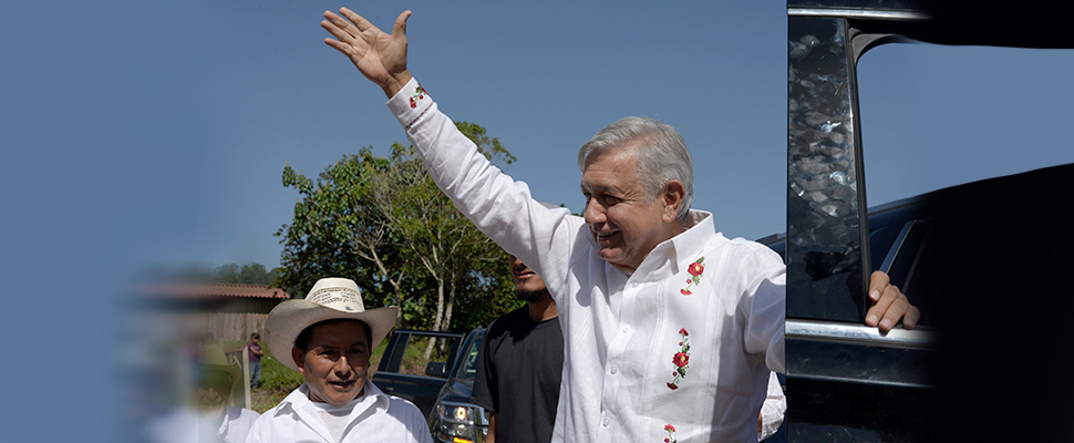 Mexican President Andrés Manuel López Obrador greets the inhabitants of Nuevo Momón